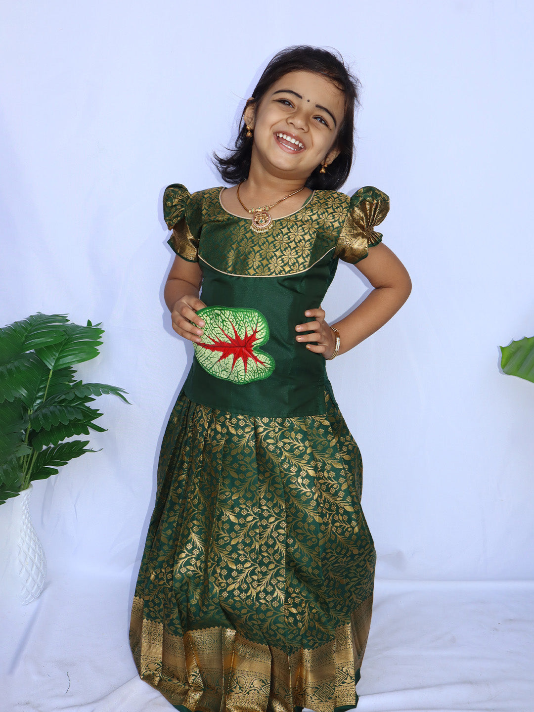 Maragatha Malar Classic Pavadai set