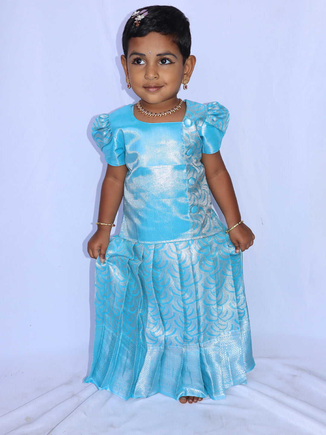 Velli Nilaa Royal Tissue Pavadai Set