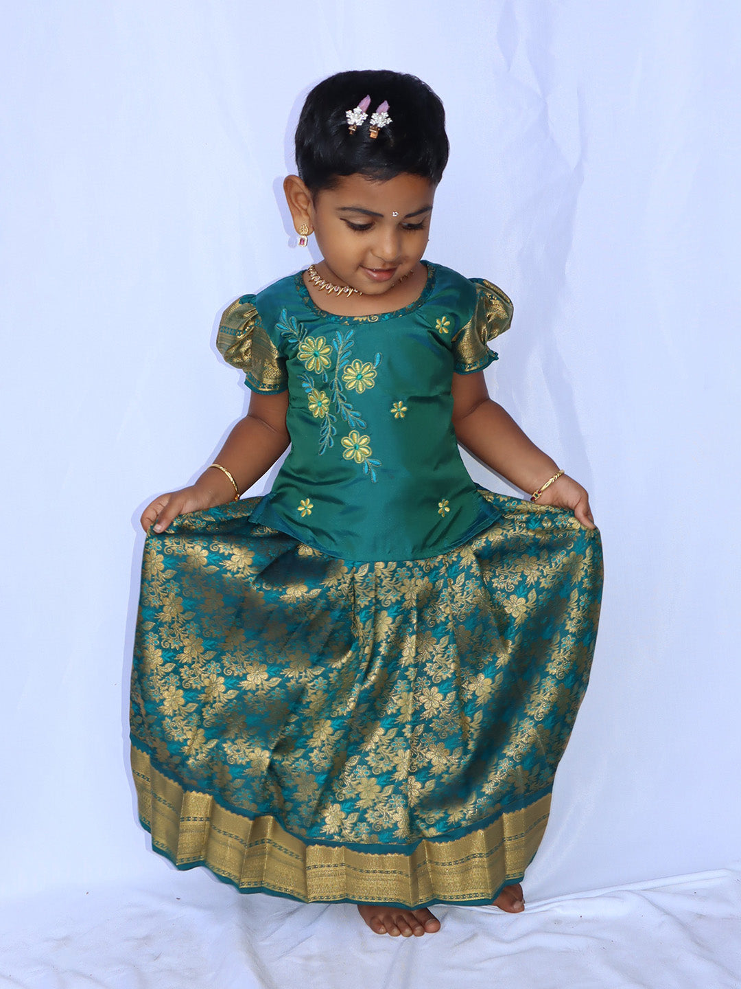 Neelambari Classic Pavadai Set