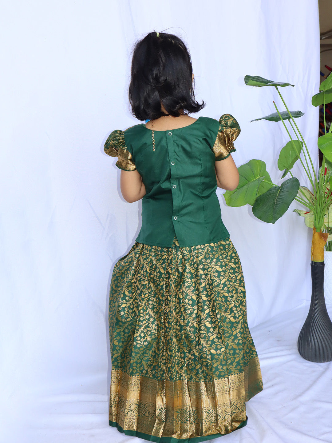 Maragatha Malar Classic Pavadai set