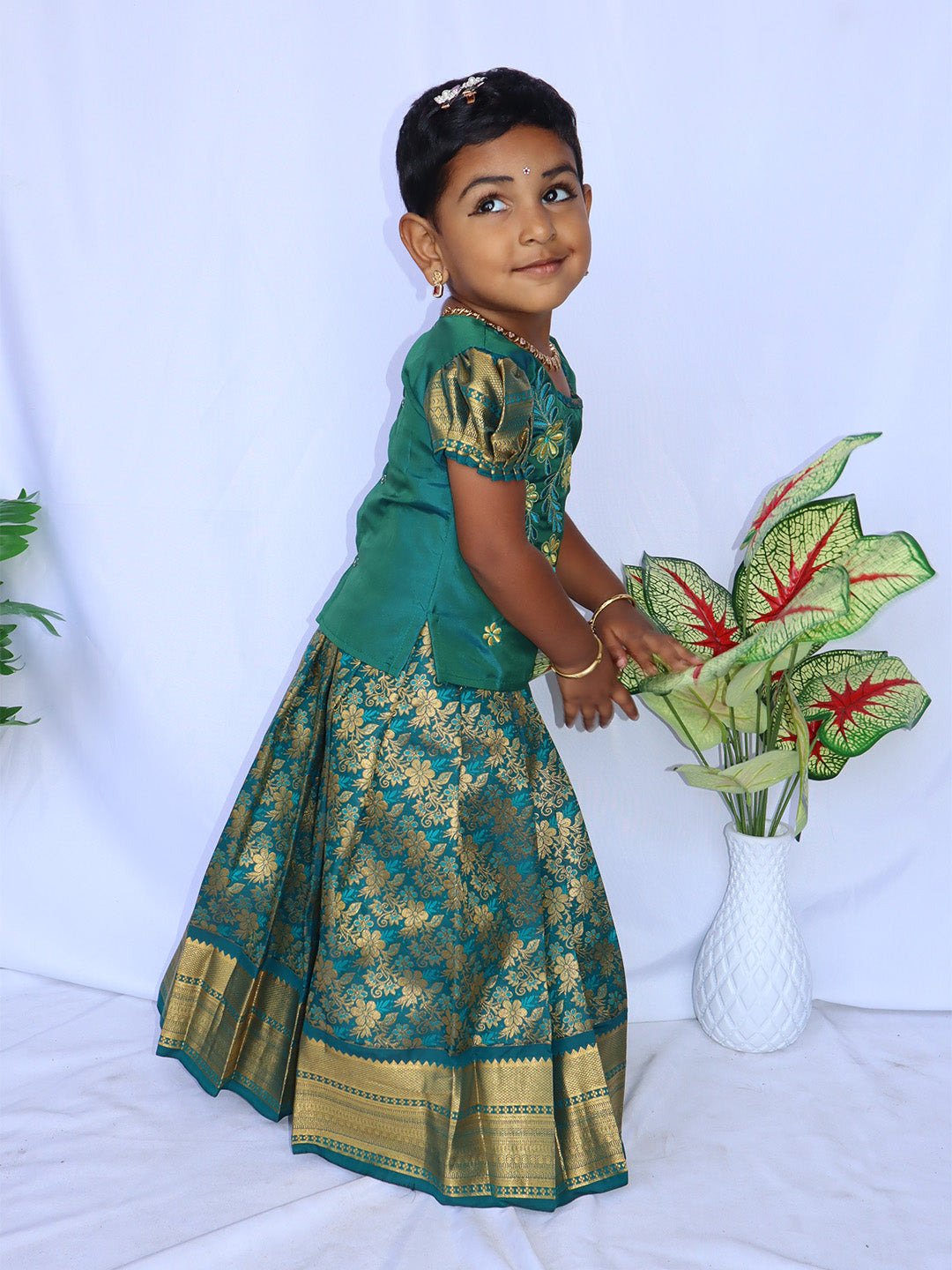Neelambari Classic Pavadai Set